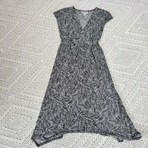 Motherhood Maternity Dress Midi Tie Waist Leaf Print Handkerchief Size L